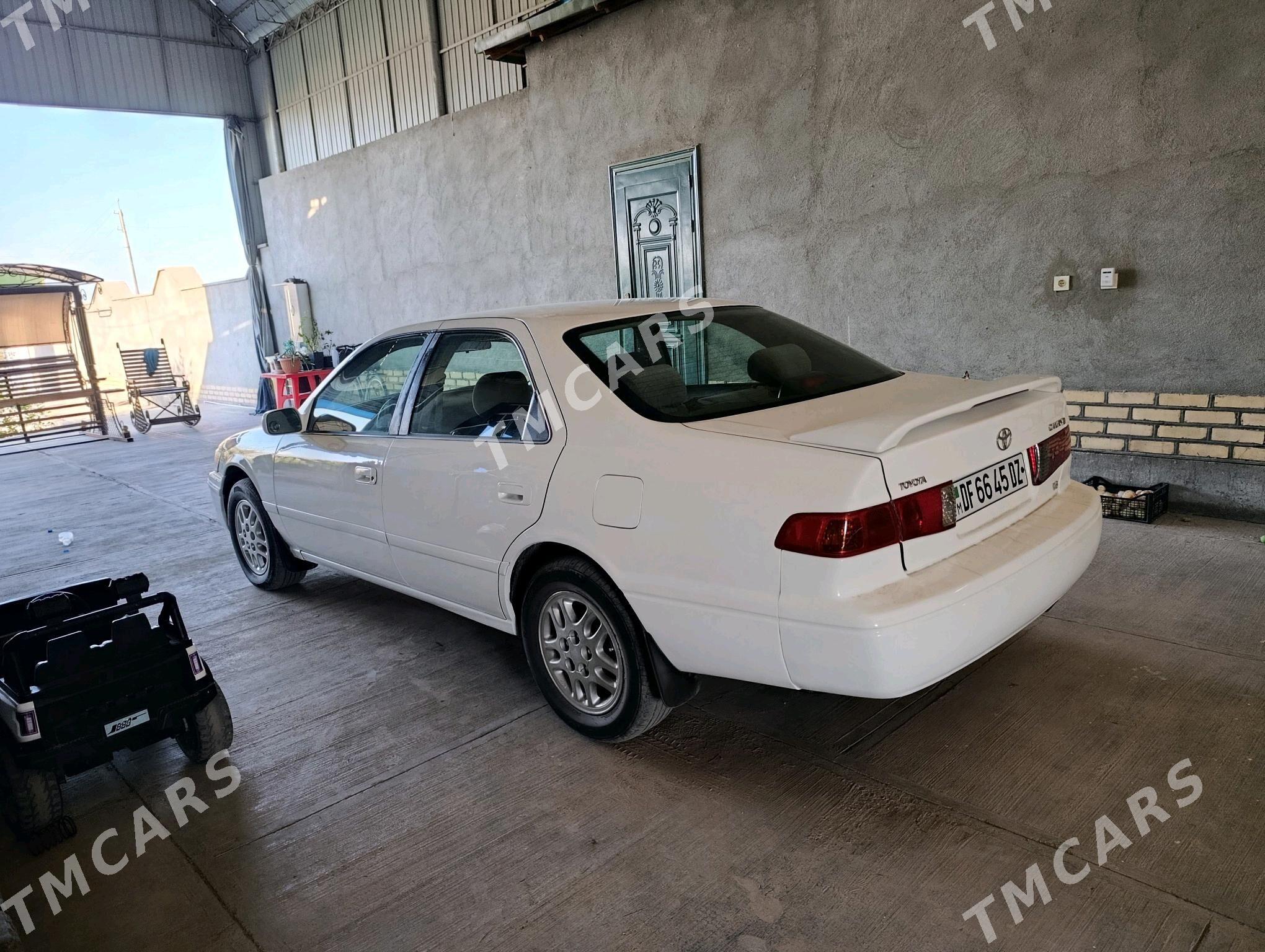 Toyota Camry 2001 - 125 000 TMT - Кёнеургенч - img 3