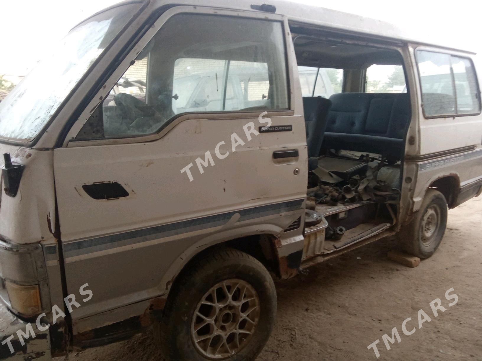 Toyota Hiace 1987 - 15 000 TMT - Mary - img 1