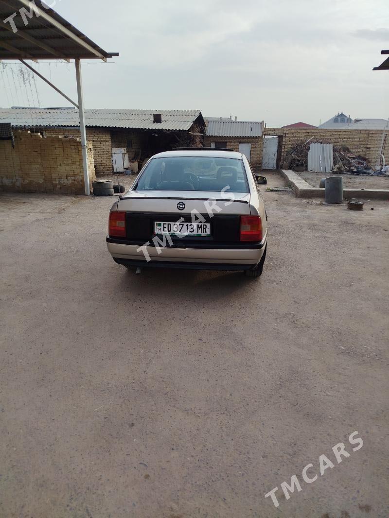 Opel Vectra 1992 - 28 000 TMT - Mary - img 2