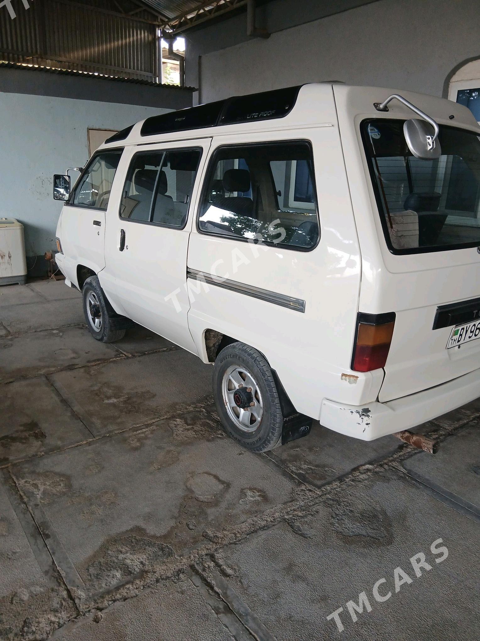 Toyota Hiace 1989 - 40 000 TMT - Murgap - img 4