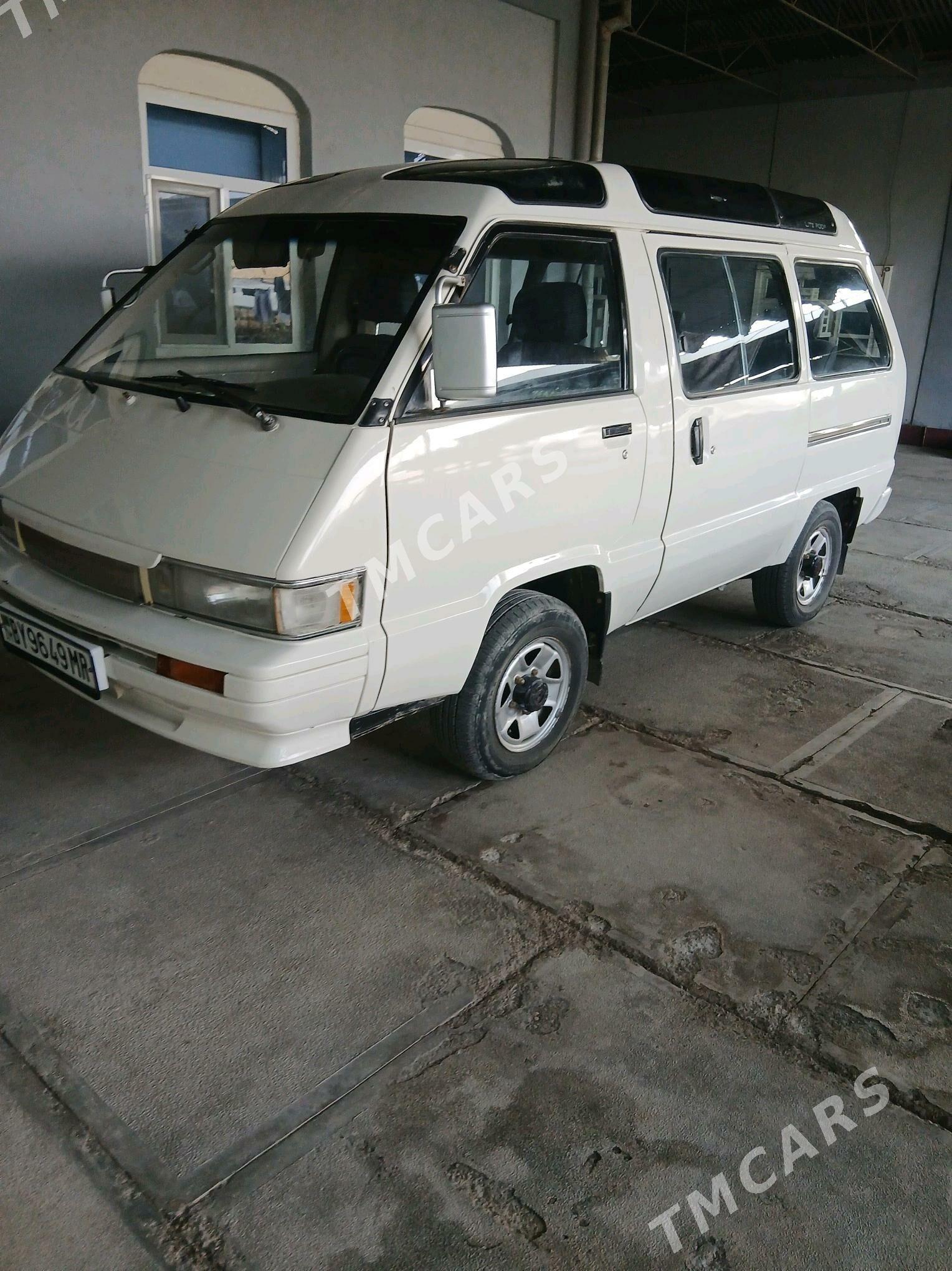 Toyota Hiace 1989 - 40 000 TMT - Murgap - img 2