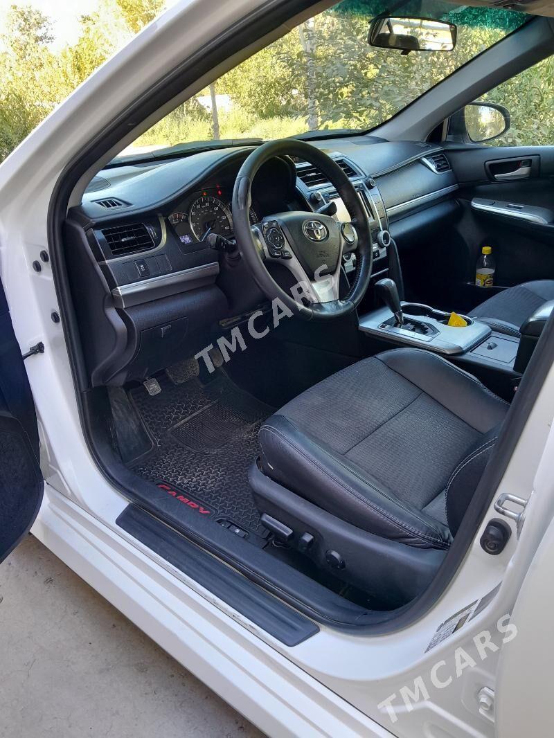 Toyota Camry 2012 - 190 000 TMT - Köneürgenç - img 4