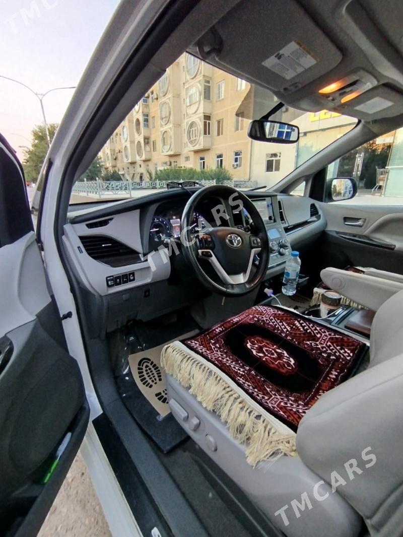 Toyota Sienna 2017 - 400 000 TMT - Туркменабат - img 2