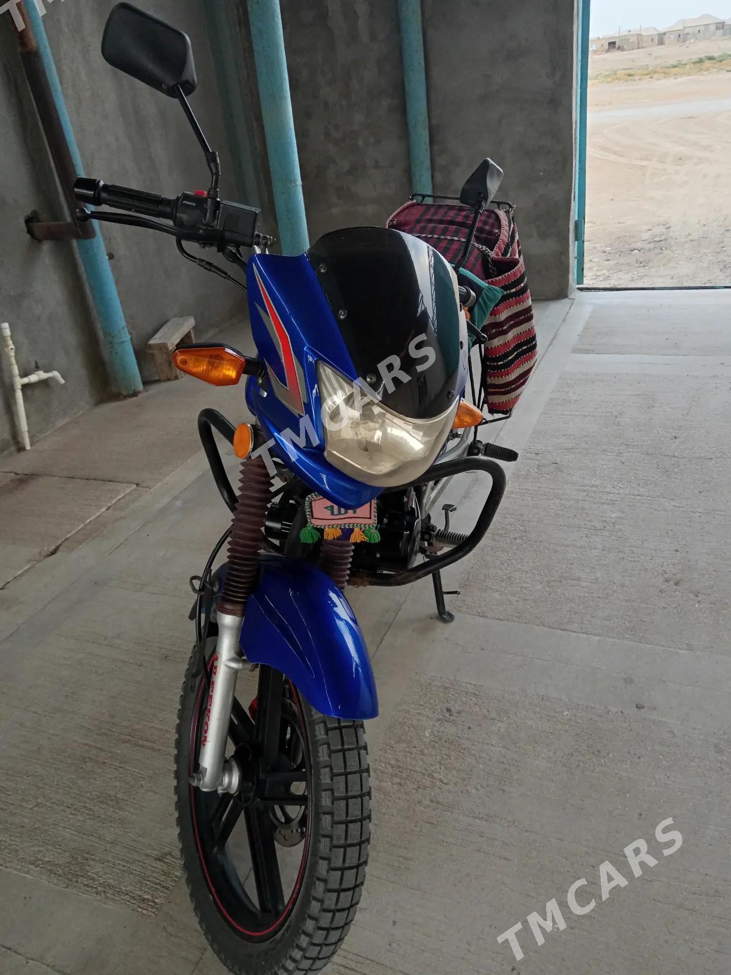 Fekon FK200-14G 2014 - 24 000 TMT - Гумдаг - img 6