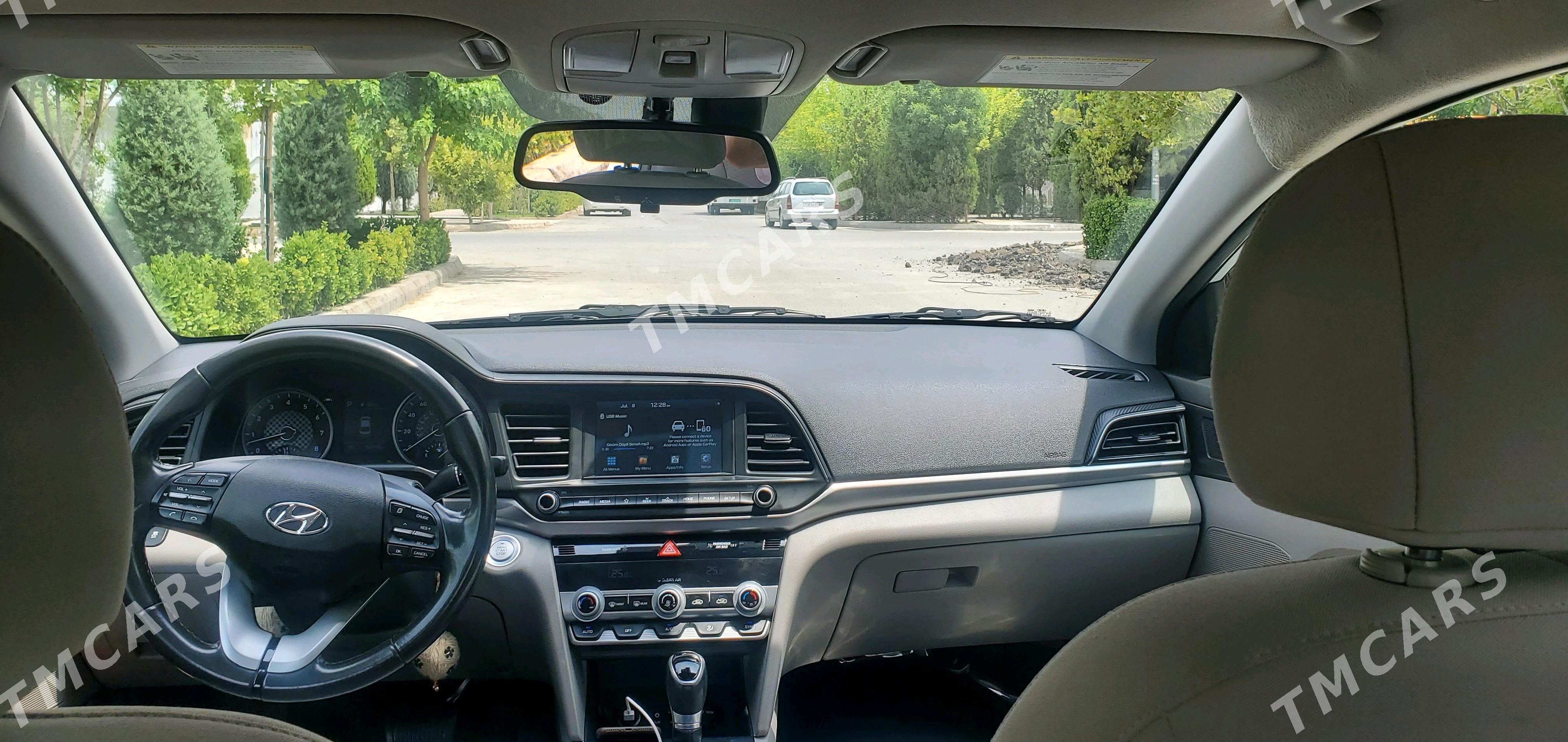 Hyundai Elantra 2019 - 235 000 TMT - Бедев - img 1