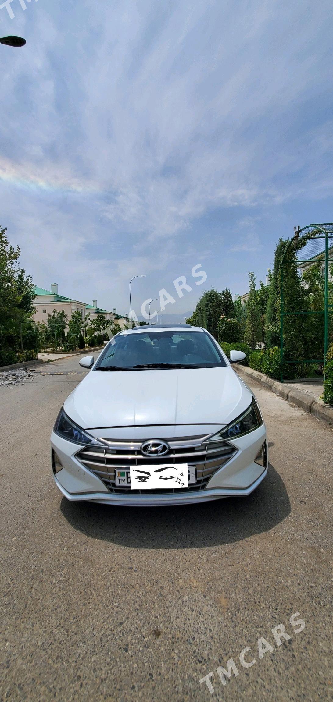 Hyundai Elantra 2019 - 235 000 TMT - Бедев - img 4