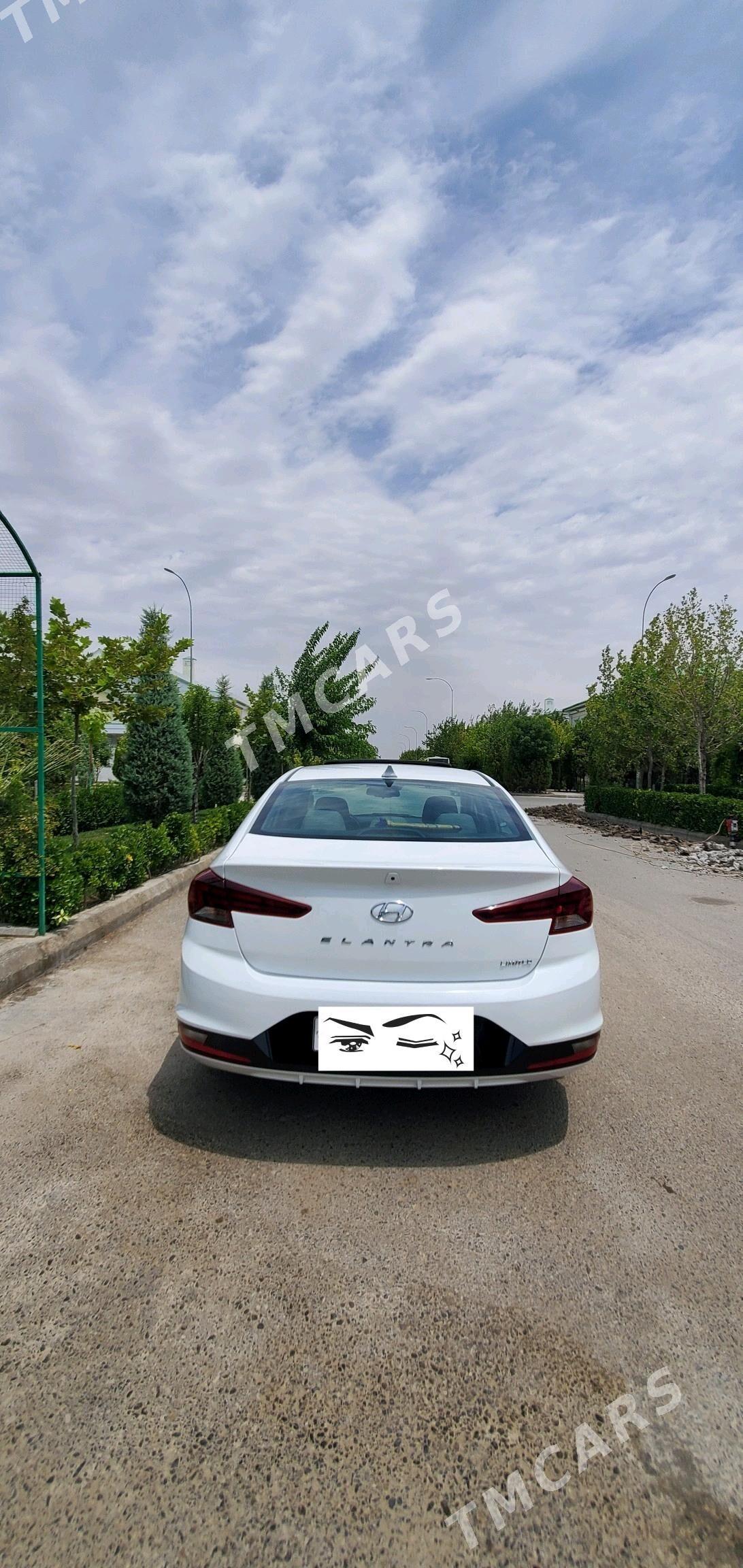 Hyundai Elantra 2019 - 235 000 TMT - Бедев - img 5