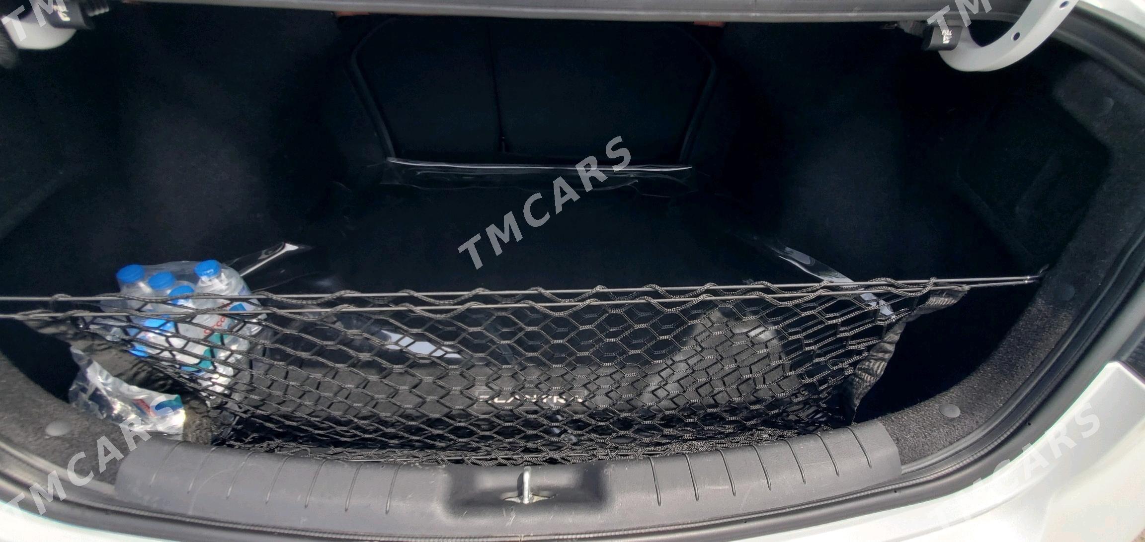 Hyundai Elantra 2019 - 235 000 TMT - Бедев - img 6