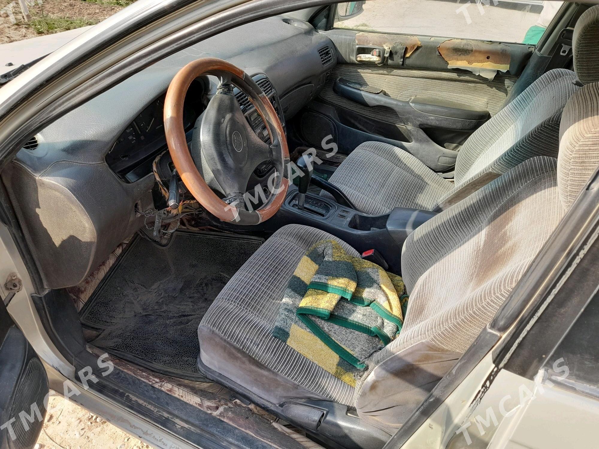 Toyota Carina 1993 - 27 000 TMT - Теджен - img 4