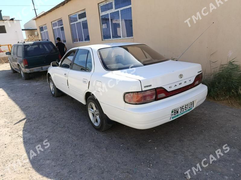 Toyota Camry 1994 - 65 000 TMT - Гарабекевюл - img 2