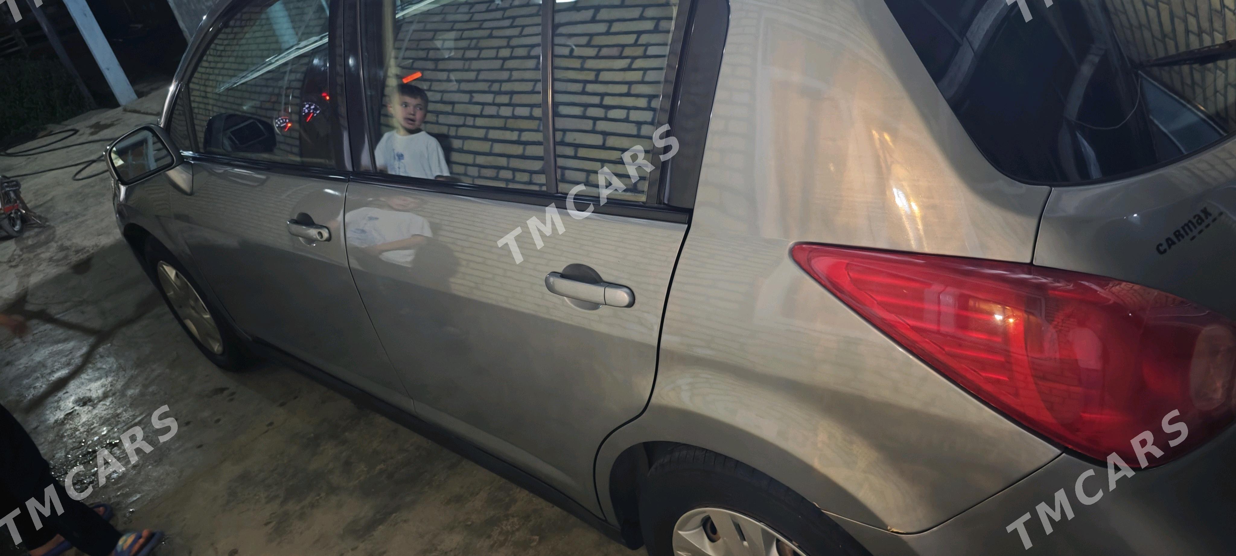 Nissan Versa 2010 - 120 000 TMT - Mary - img 9