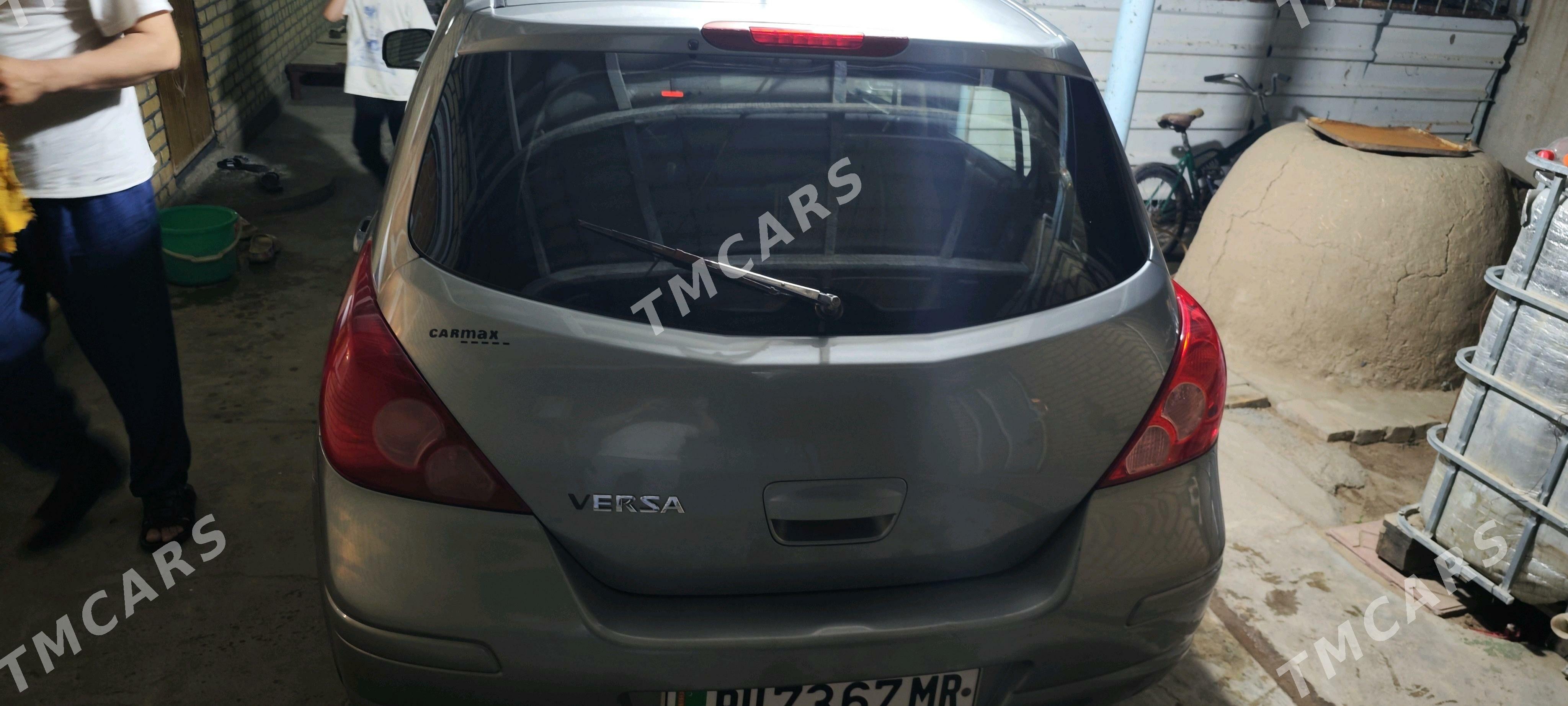 Nissan Versa 2010 - 120 000 TMT - Mary - img 6