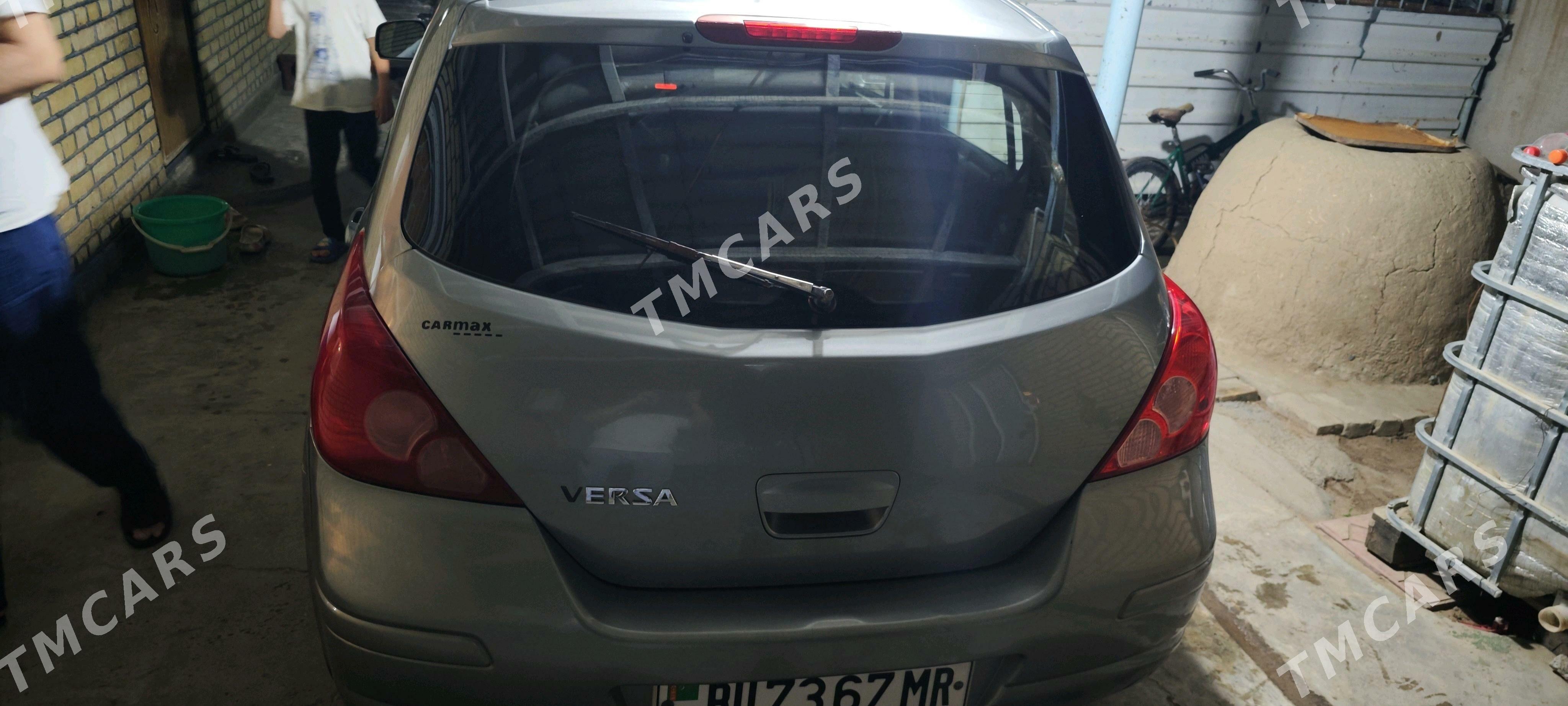 Nissan Versa 2010 - 120 000 TMT - Mary - img 7