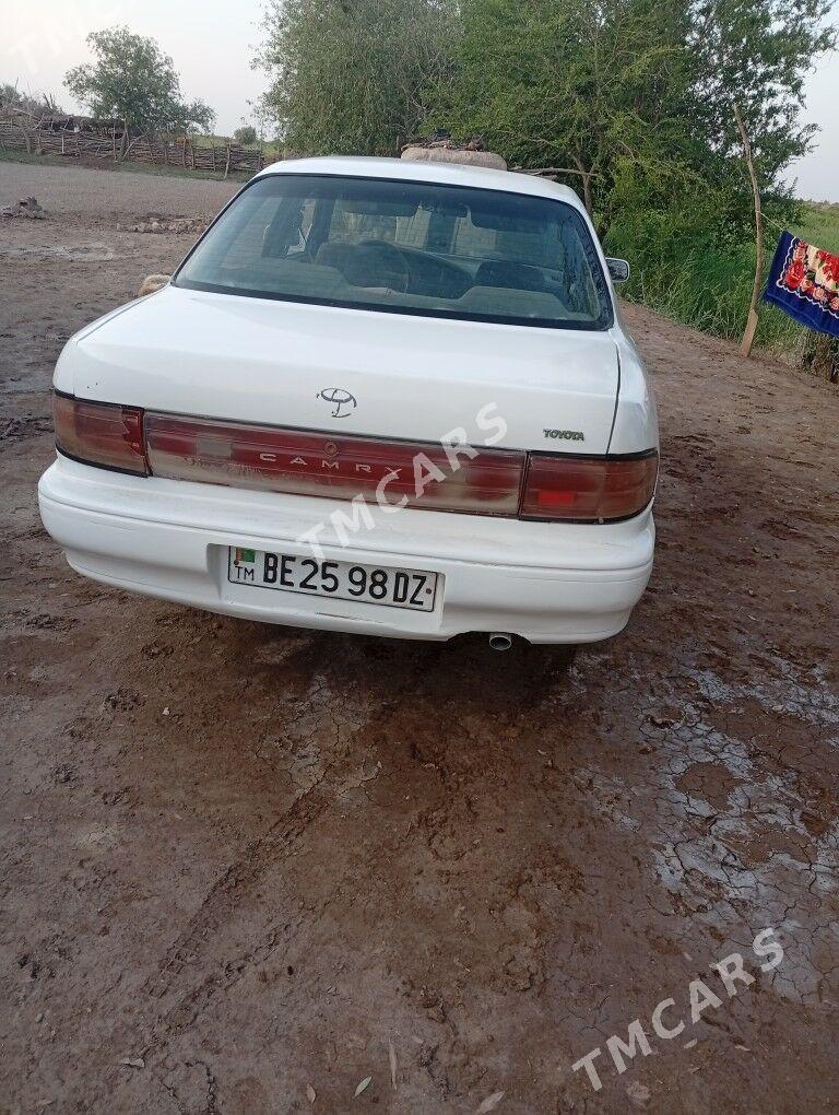 Toyota Camry 1993 - 40 000 TMT - Акдепе - img 5
