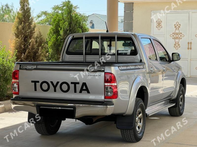 Toyota Hilux 2015 - 430 000 TMT - Ашхабад - img 1