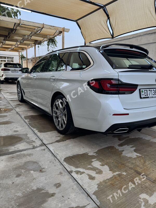 BMW 5 Series 2022 - 656 000 TMT - Ýalkym - img 3