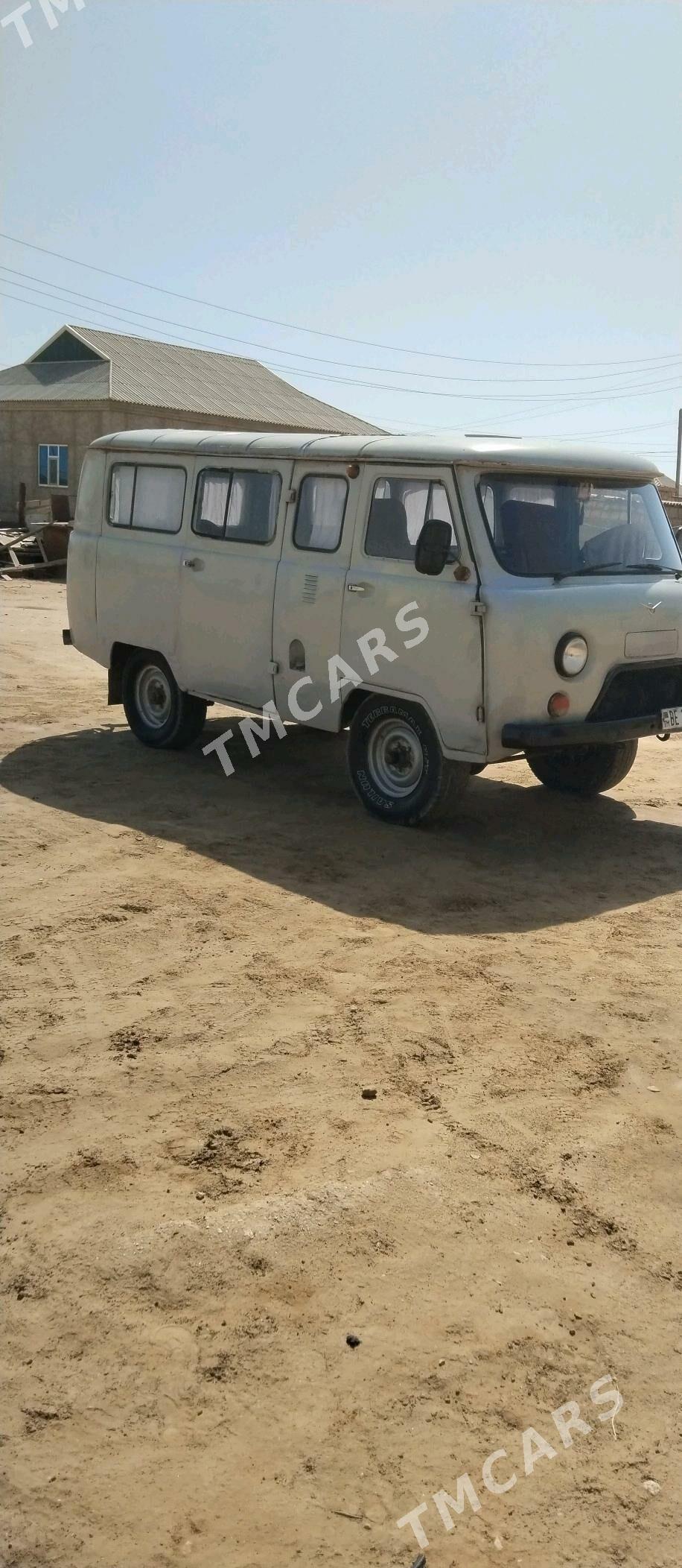 UAZ Profi 2000 - 30 000 TMT - Эсенгулы - img 4