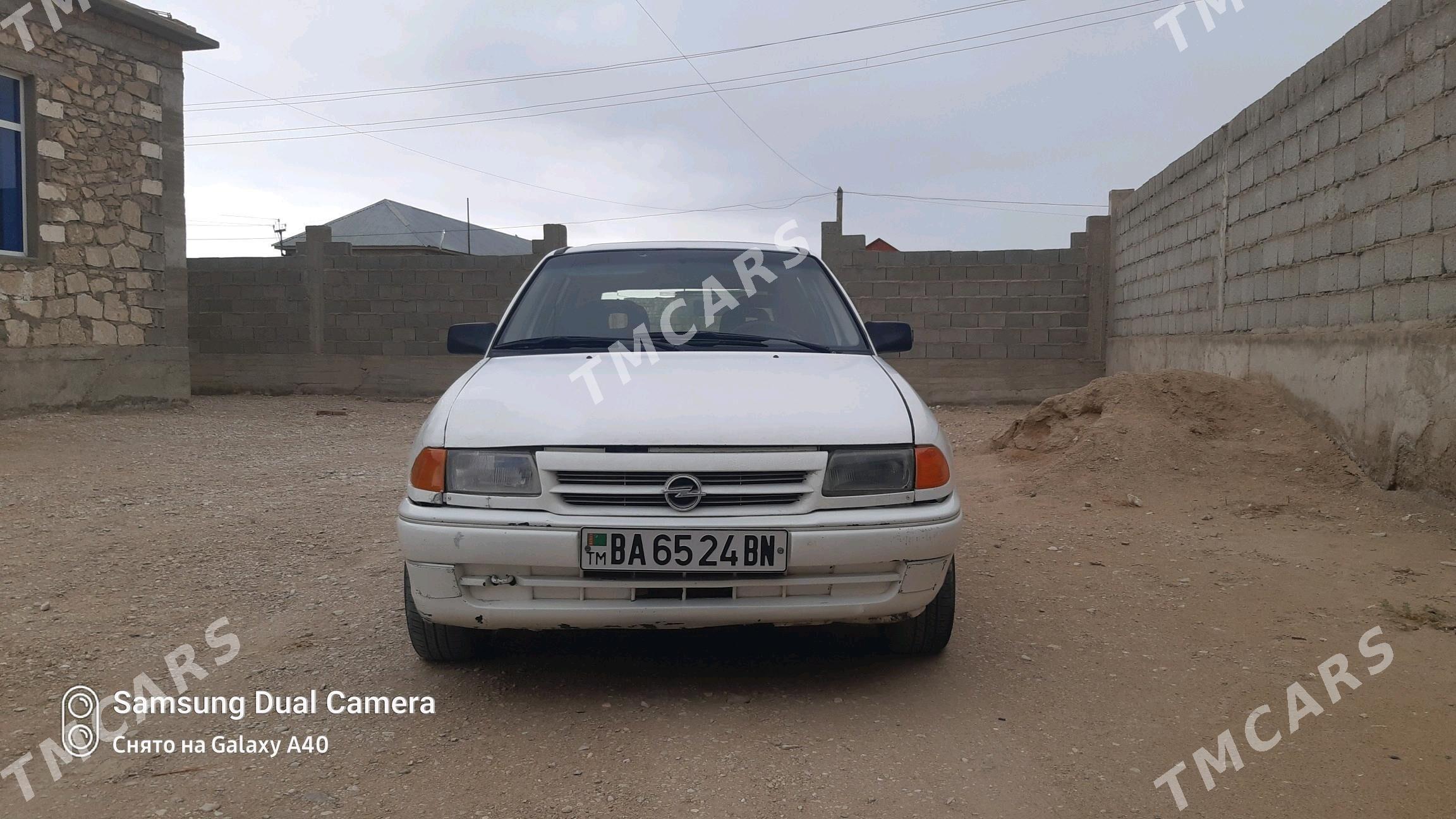 Opel Astra 1993 - 30 000 TMT - Balkanabat - img 3