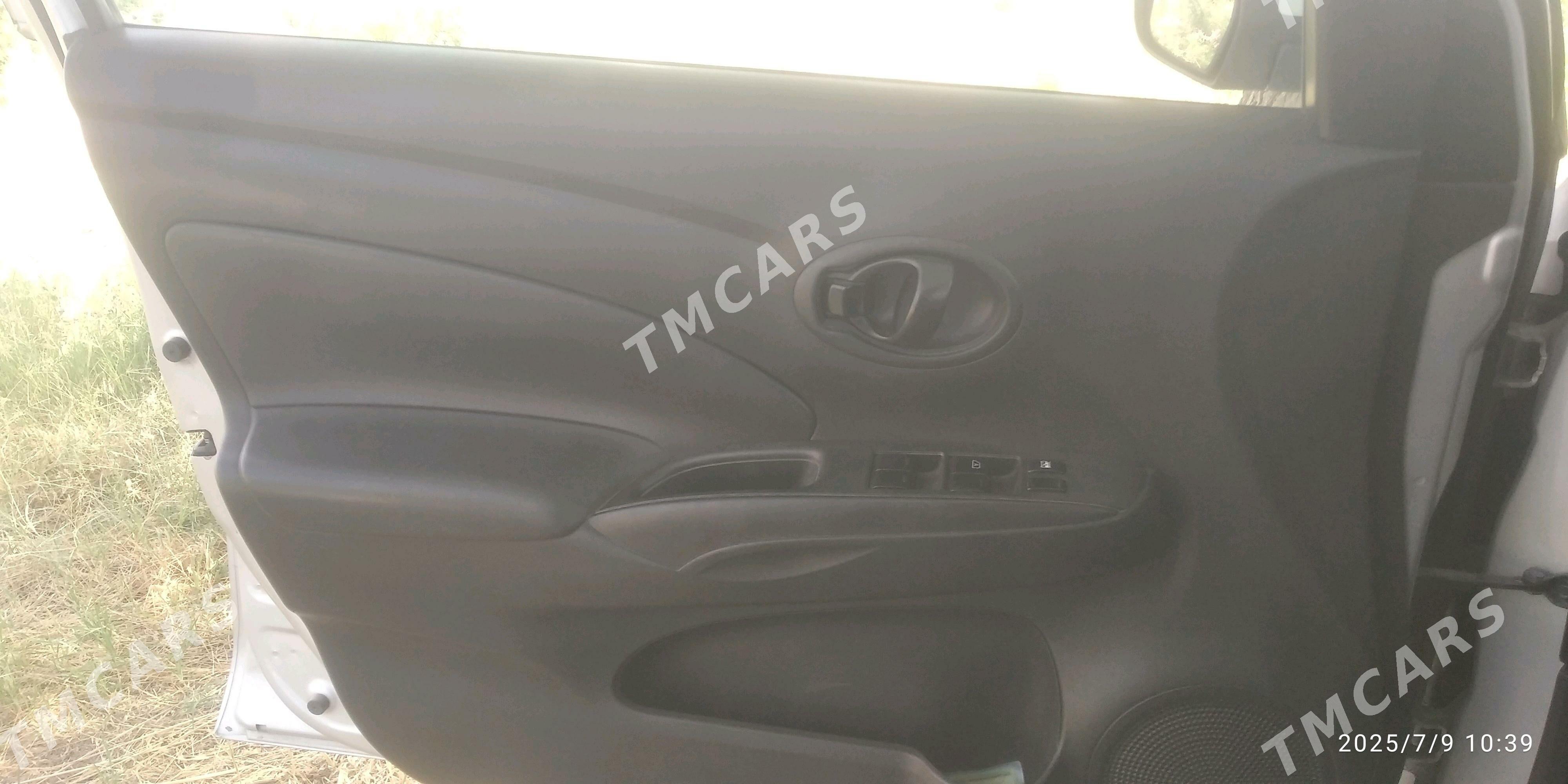Nissan Versa 2012 - 120 000 TMT - Sakarçäge - img 4