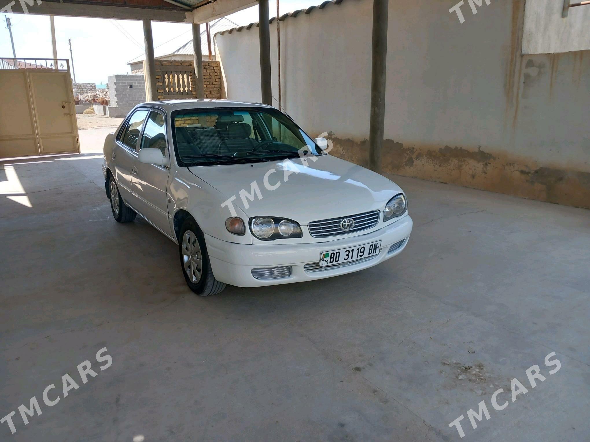 Toyota Corolla 2000 - 65 000 TMT - Гумдаг - img 4