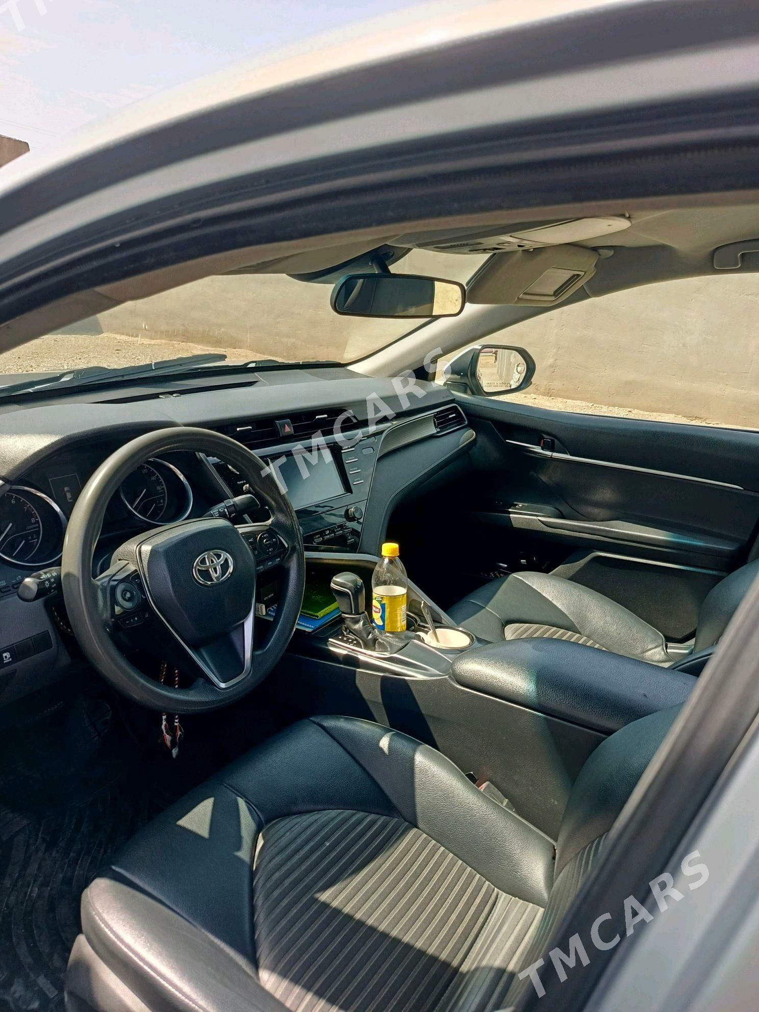 Toyota Camry 2018 - 300 000 TMT - Гумдаг - img 7