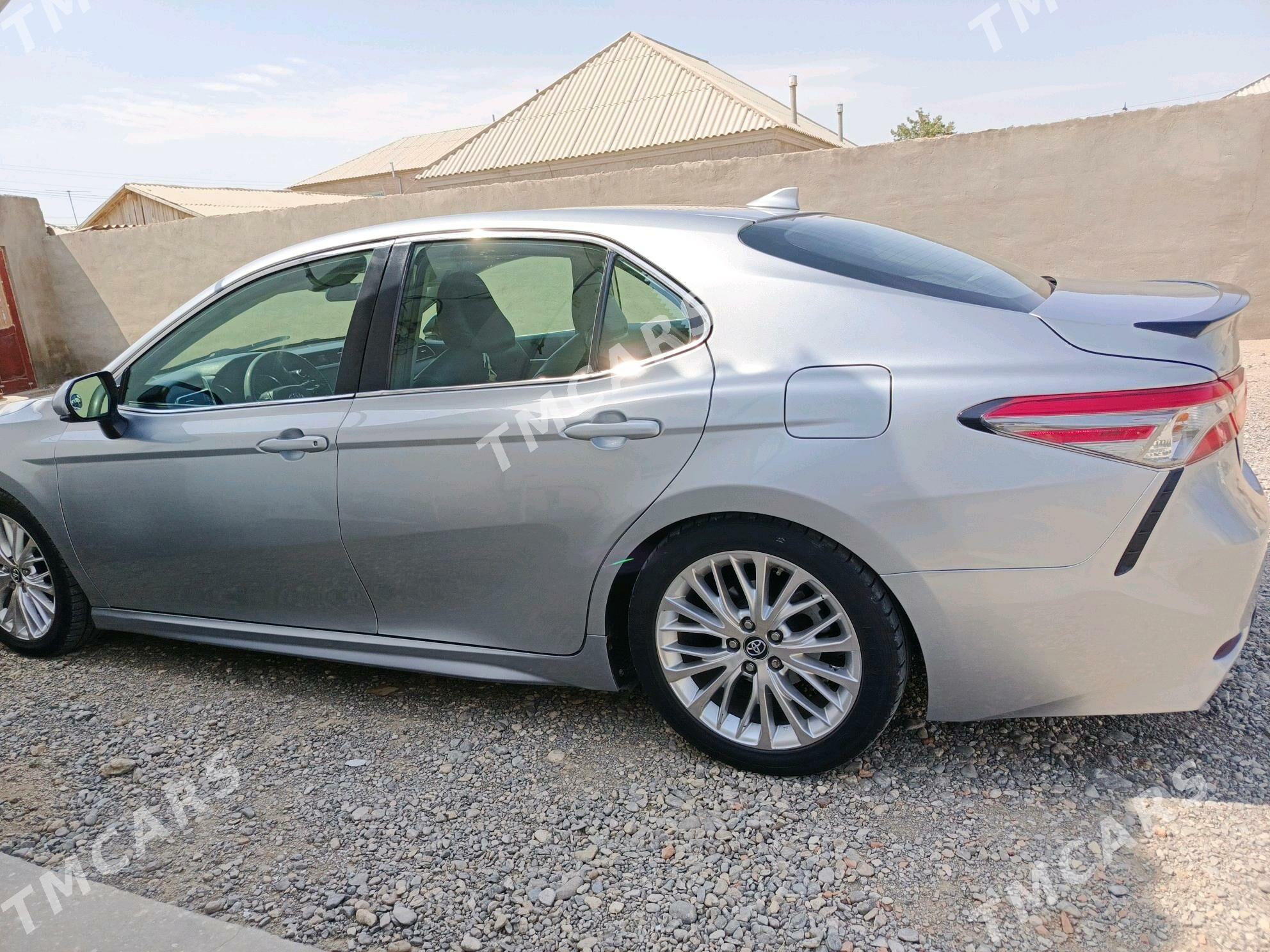 Toyota Camry 2018 - 300 000 TMT - Гумдаг - img 5