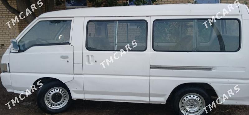 Toyota Hiace 1995 - 30 000 TMT - Мары - img 6