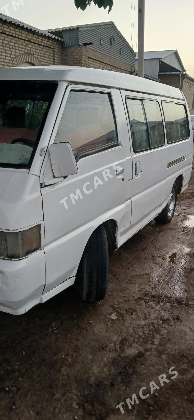 Toyota Hiace 1995 - 30 000 TMT - Мары - img 3