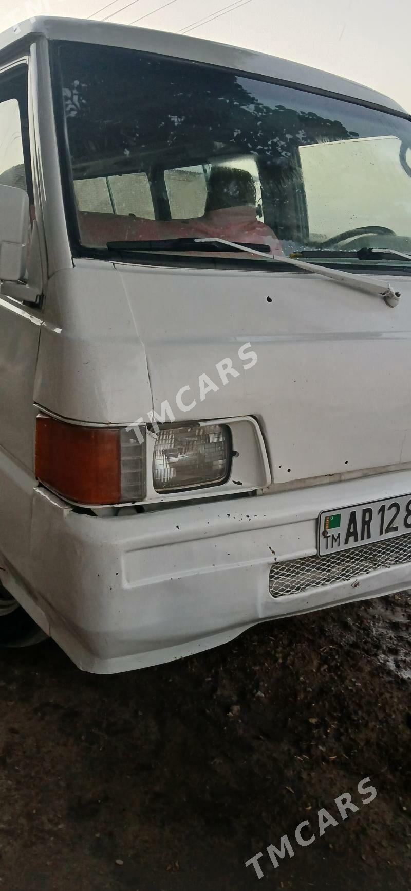 Toyota Hiace 1995 - 30 000 TMT - Мары - img 5
