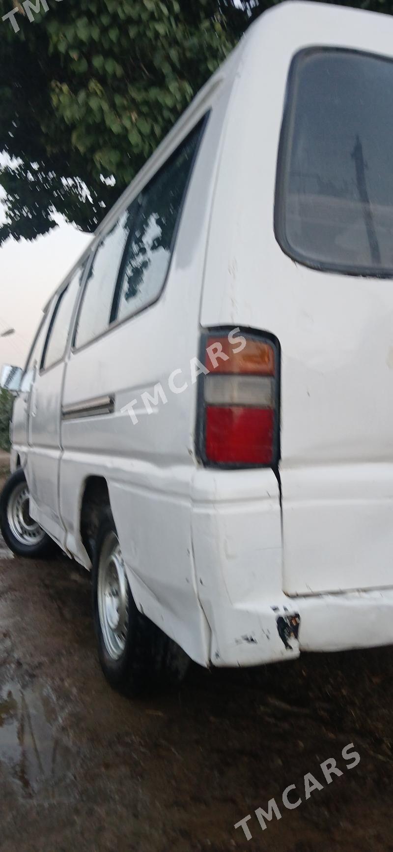 Toyota Hiace 1995 - 30 000 TMT - Мары - img 2