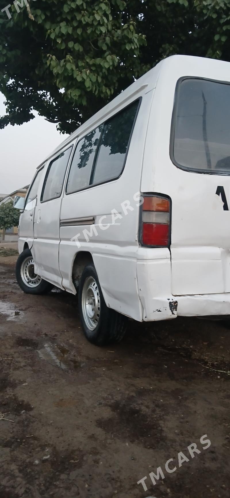 Toyota Hiace 1995 - 30 000 TMT - Мары - img 8