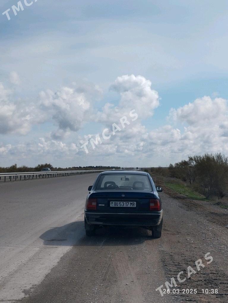 Opel Vectra 1991 - 37 000 TMT - Мары - img 2