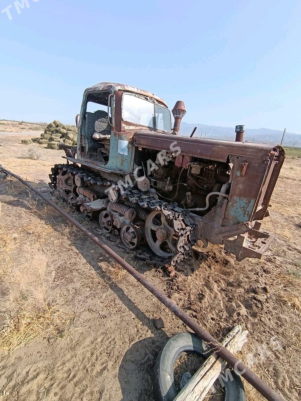 MTZ 82 1982 - 50 000 TMT - Bäherden - img 1