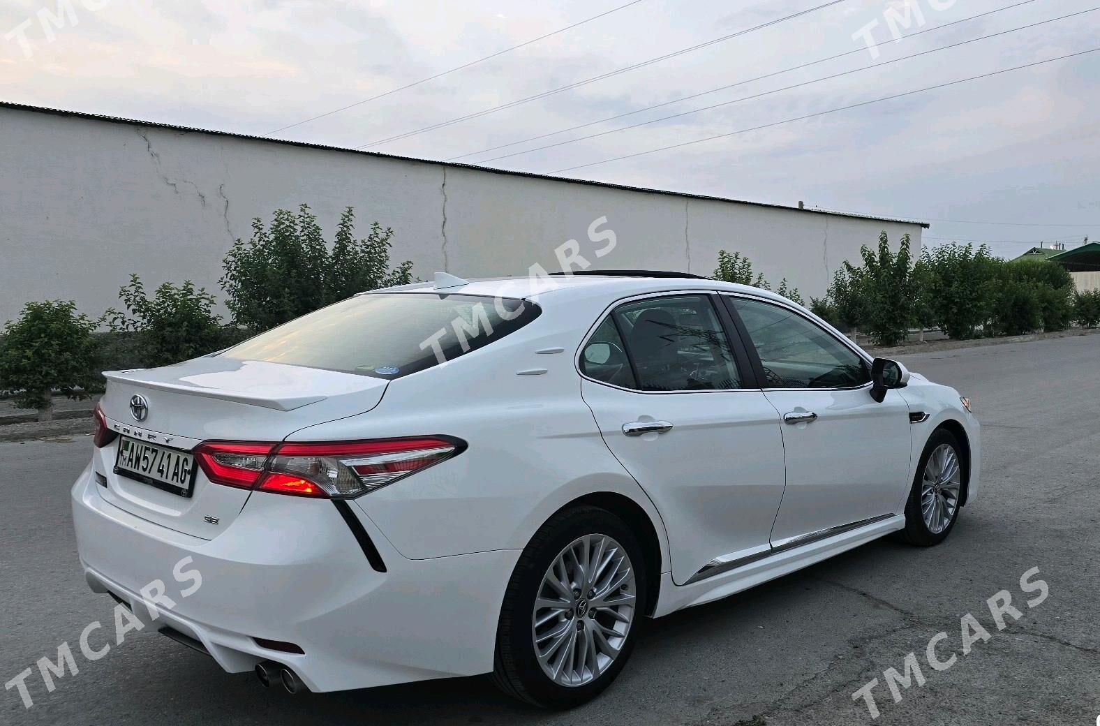 Toyota Camry 2019 - 350 000 TMT - Бузмеин - img 3