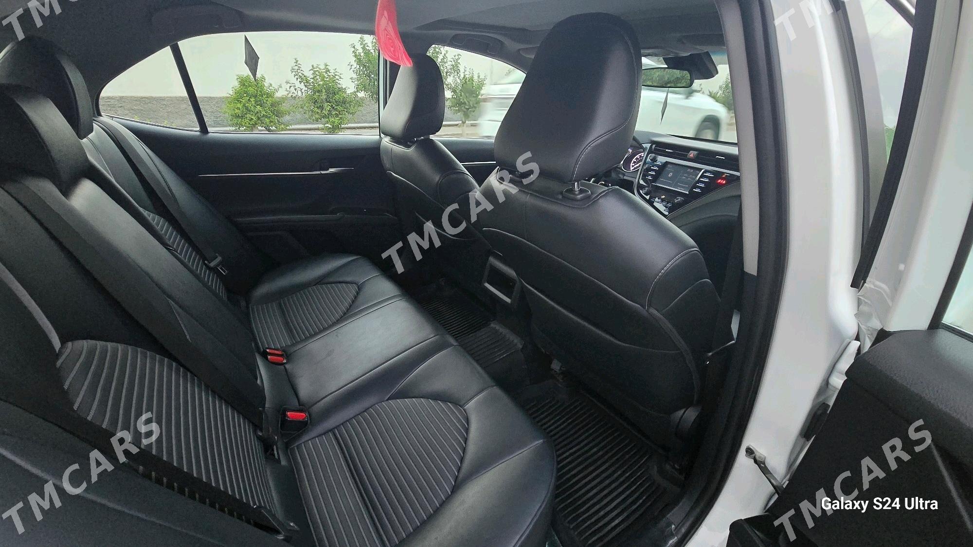 Toyota Camry 2019 - 350 000 TMT - Бузмеин - img 8