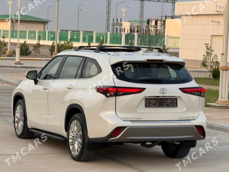 Toyota Highlander 2022 - 685 000 TMT - Бедев - img 3
