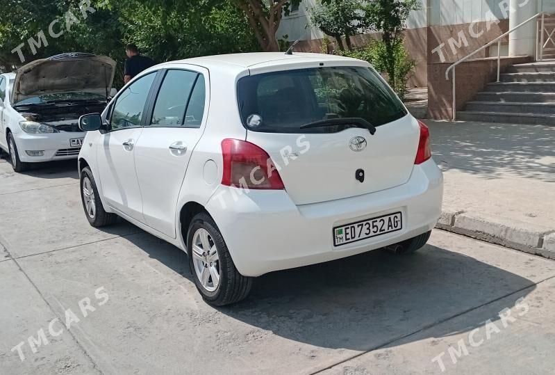 Toyota Yaris 2006 - 107 000 TMT - Podwoýski köç. (Bitarap Türkmenistan şaýoly) - img 4