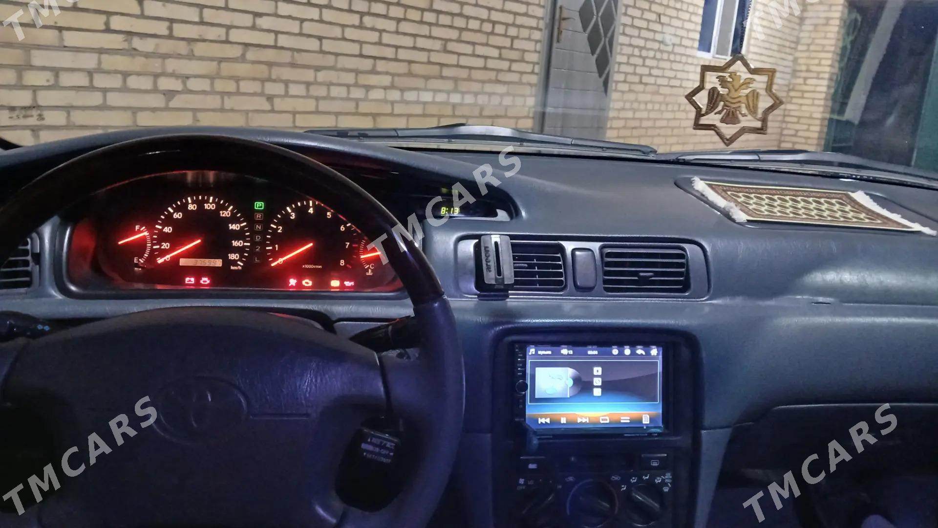 Toyota Camry 1999 - 140 000 TMT - Дянев - img 2