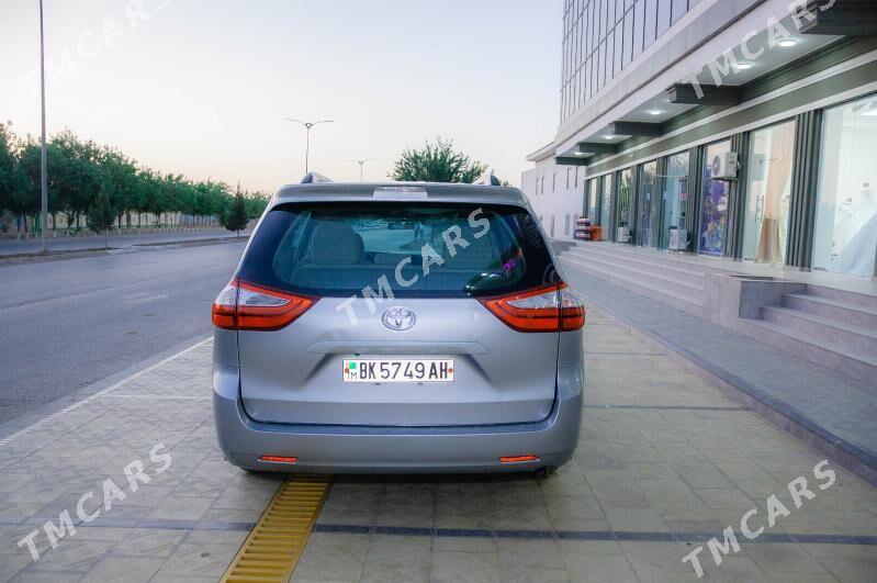 Toyota Sienna 2018 - 330 000 TMT - Бабадайхан - img 3