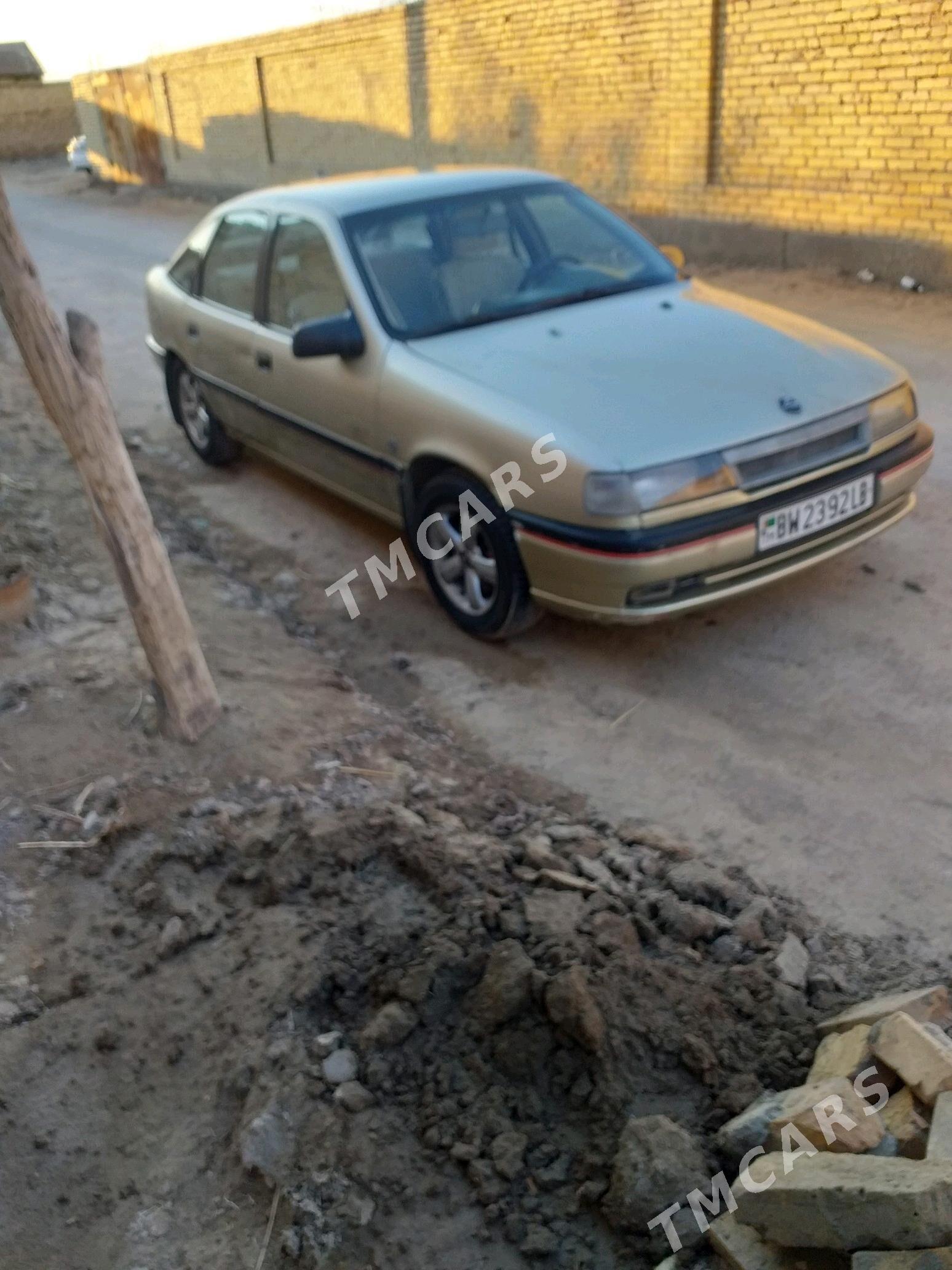 Opel Vectra 1989 - 25 000 TMT - Çärjew - img 2