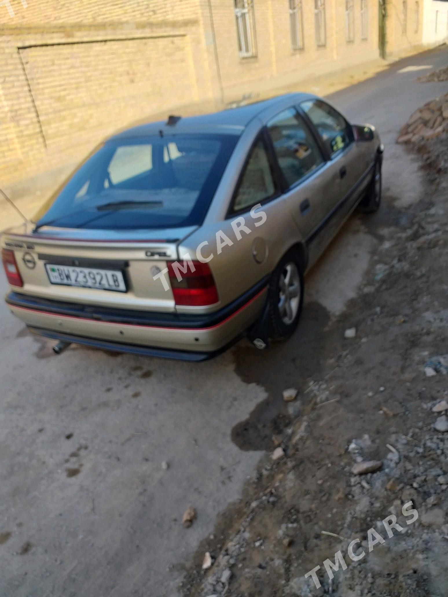Opel Vectra 1989 - 25 000 TMT - Çärjew - img 3
