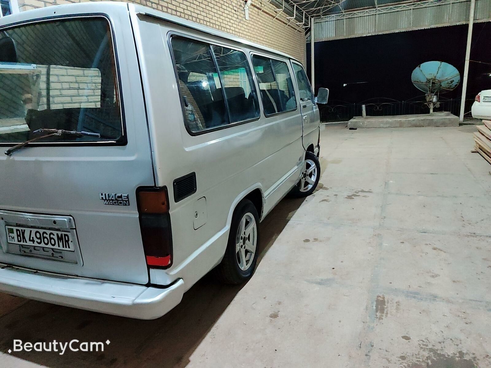 Toyota Hiace 1988 - 53 000 TMT - Мургап - img 3