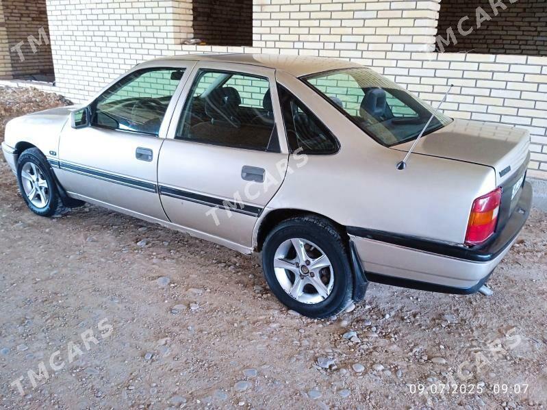 Opel Vectra 1990 - 28 000 TMT - Murgap - img 2