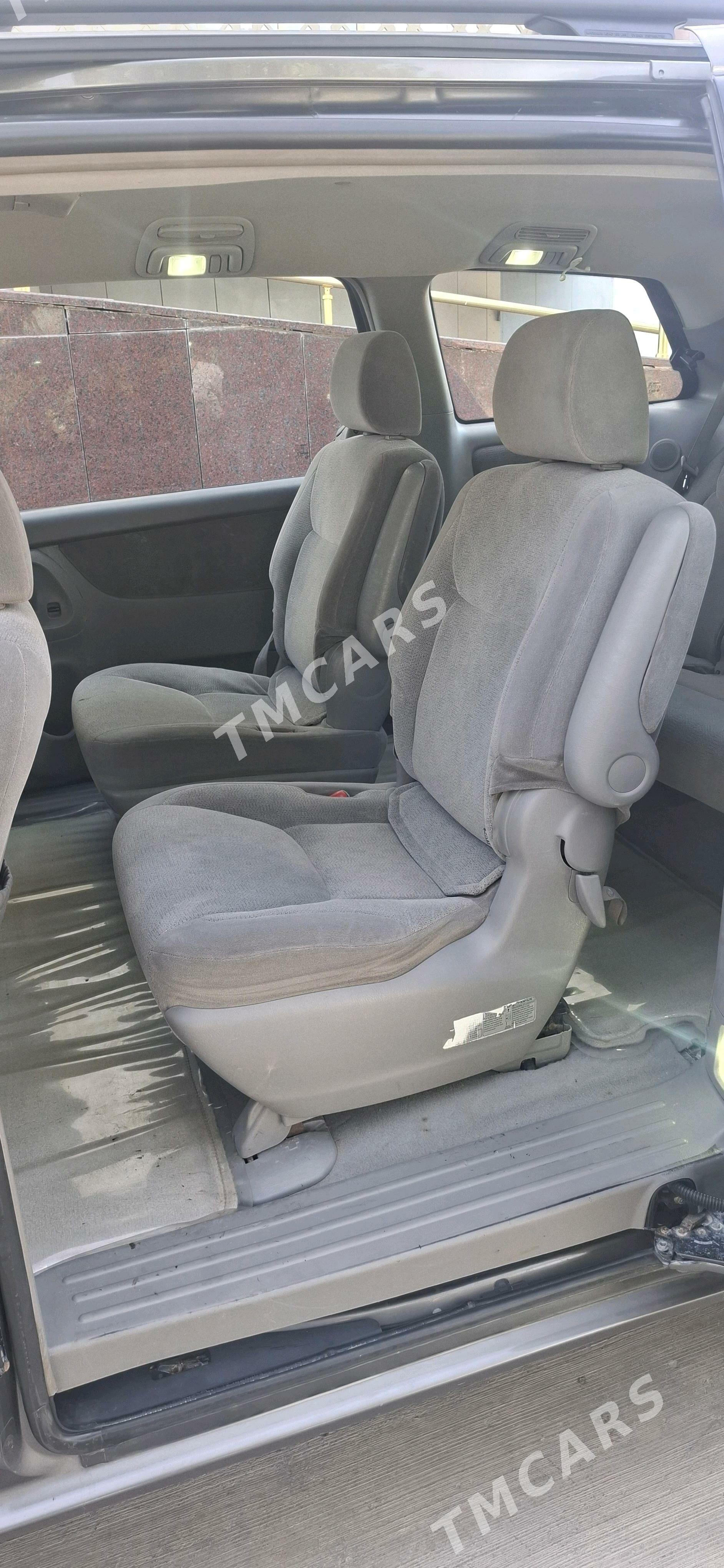 Toyota Sienna 2004 - 210 000 TMT - Türkmenabat - img 5