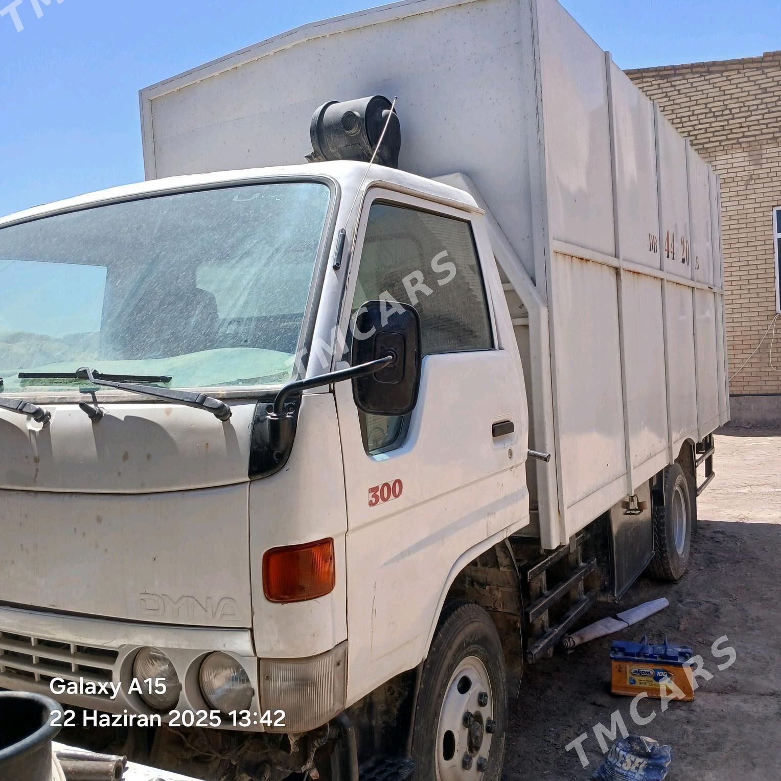Toyota Dyna 1997 - 140 000 TMT - Туркменабат - img 2