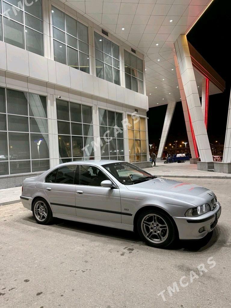 BMW E39 2002 - 135 000 TMT - Балканабат - img 2