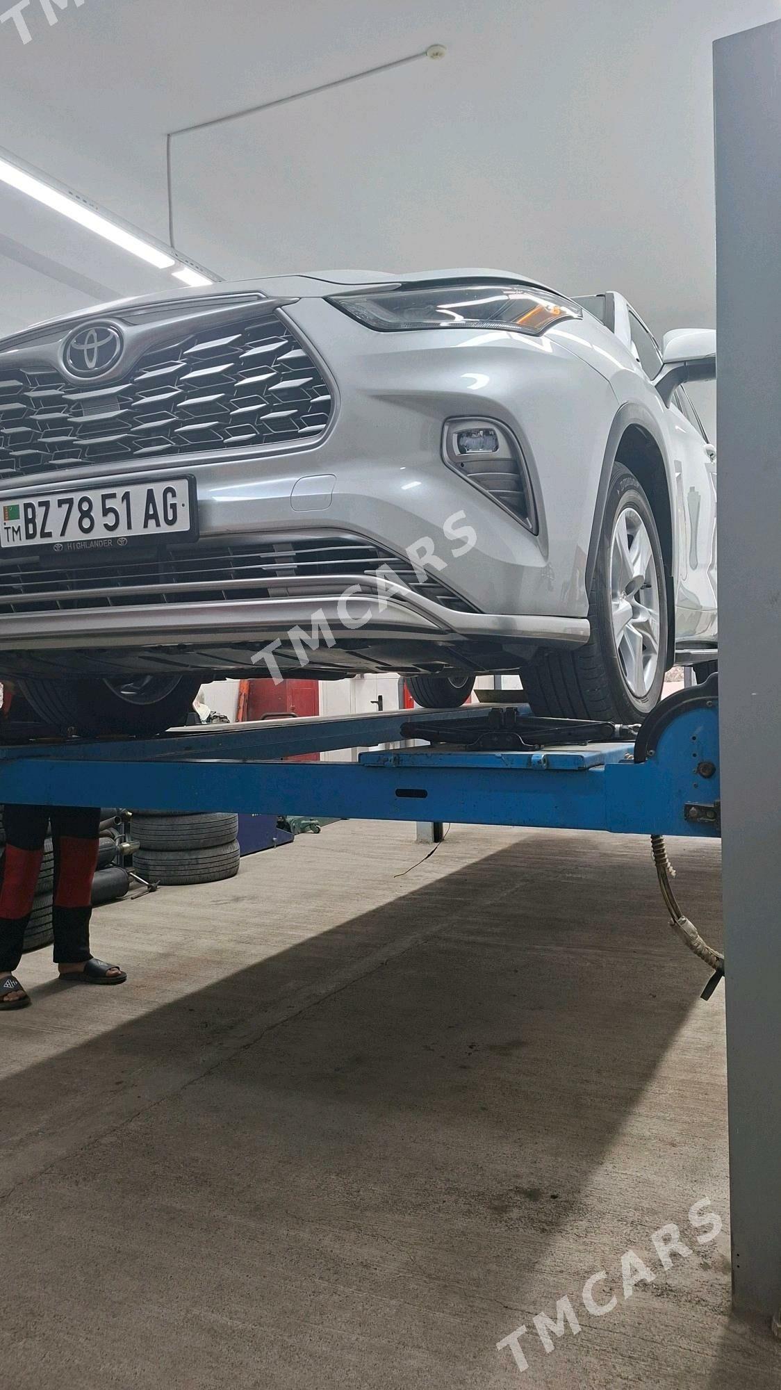 Toyota Highlander 2023 - 640 000 TMT - Aşgabat - img 3