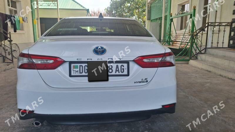 Toyota Camry Hybrid 2019 - 235 000 TMT - Бузмеин - img 4