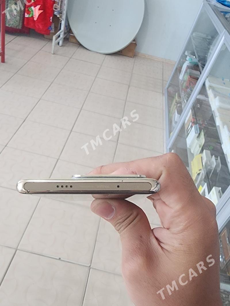 infinix Zero 30 8/256 - Гумдаг - img 3