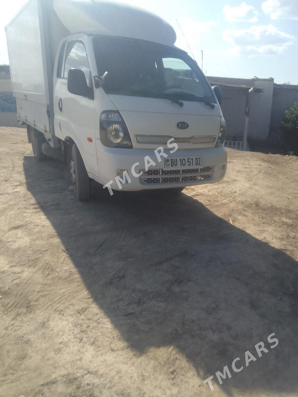 Kia Bongo 2016 - 210 000 TMT - Гурбансолтан Едже - img 3
